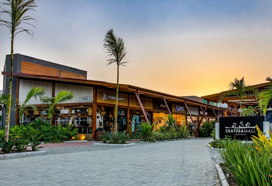 Fachada do Mall de Ubatuba em Itaguá