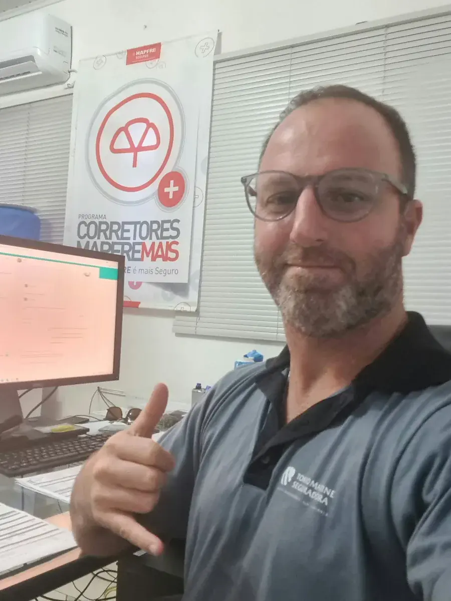 Vitor no escritório da Derencius